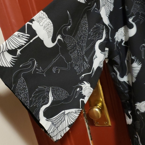 MEN'S BLACK FLORAL PANCHO SIZE LARGE - Picture 11 of 13